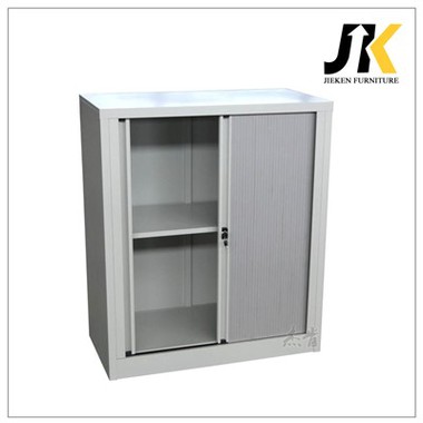 Skrifstofuskápur með rúlluhurð